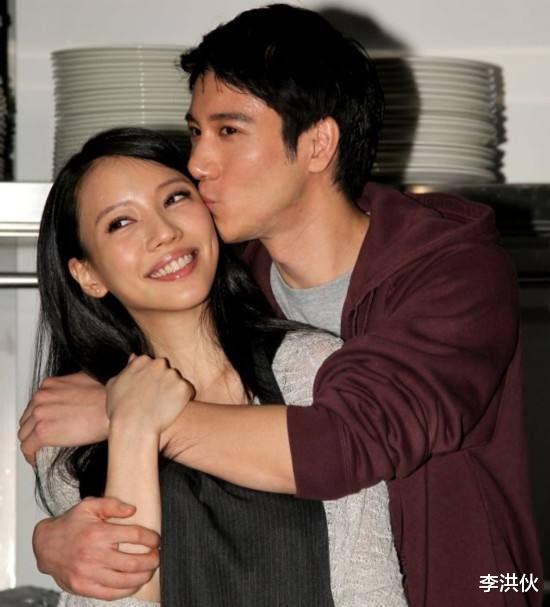 闫妮|女星走红毯各种露法博关注，网友：实力派都把自己裹得严严实实