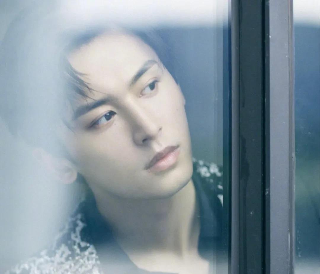 张哲瀚|张哲瀚被对家搞？蔡徐坤谭松韵在一起了？王思聪手撕网红是炒作？