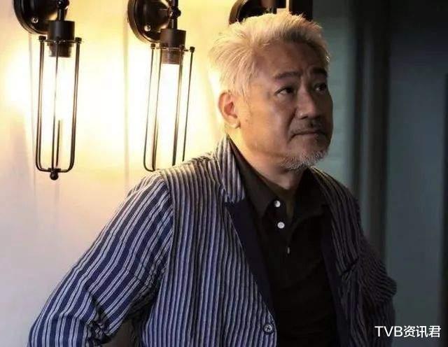 尹扬明|演古惑仔深入民心！63岁男星息影多年罕见亮相，满头白发霸气不再
