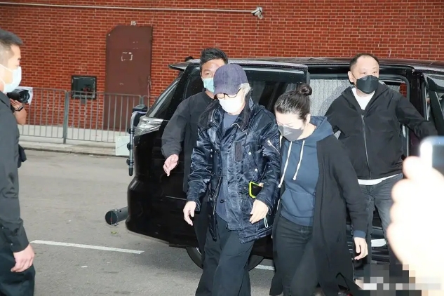 周星驰|周星驰现身吴孟达葬礼，即将面临6个月监禁？网友：站不住脚