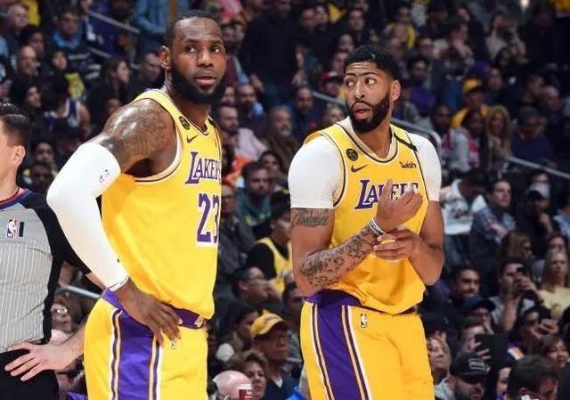 湖人队|湖人消息：欧文调侃老詹，一将或成奇兵，出场情况更新