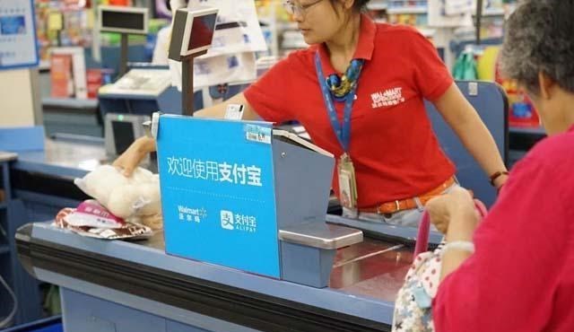 |银行卡上有钱的，绑定手机前牢记“1开1关”，多个步骤资金更安全