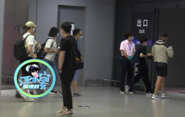 胡歌|霍尊纯男聊天群成员身份被扒，音乐人金承志否认：我不在群里，再问报警