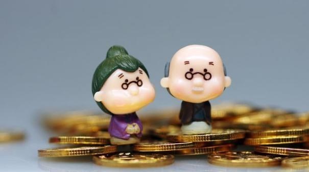 若珍|为什么有的养老金比工资还多，养老金的差距，为什么这么大？