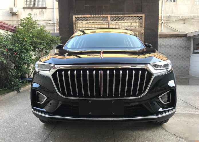 红旗hs5|18.3万没要途观L提了红旗HS5,开了890公里后,车主说出真实感受