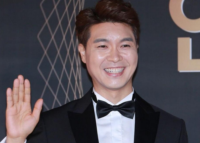 朴秀洪|搞笑艺人朴秀洪，和小23岁圈外女友结婚，曾被亲哥骗100亿韩元