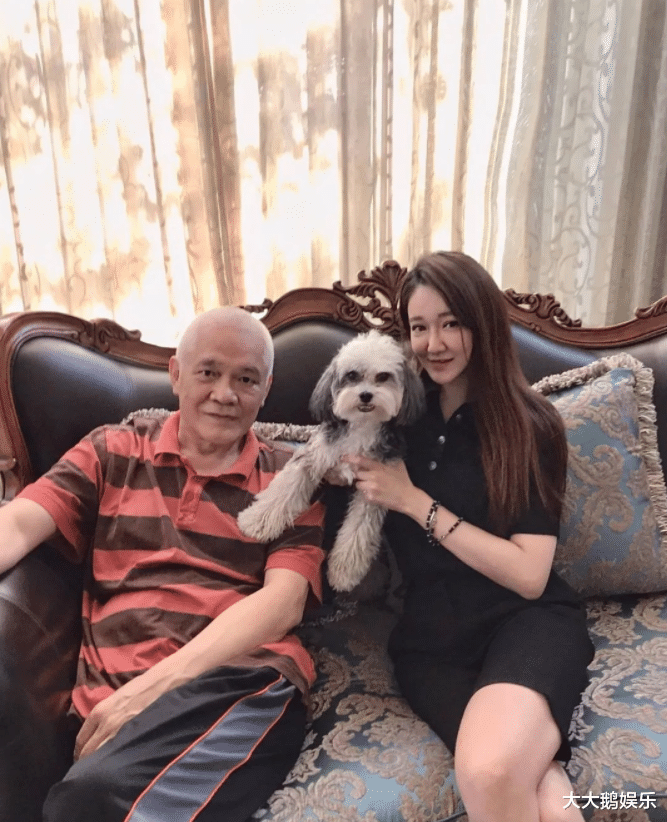 杨洋|申军谊：除夕夜离婚后跟贾妮同居，被女儿恨20年，64岁单身一人