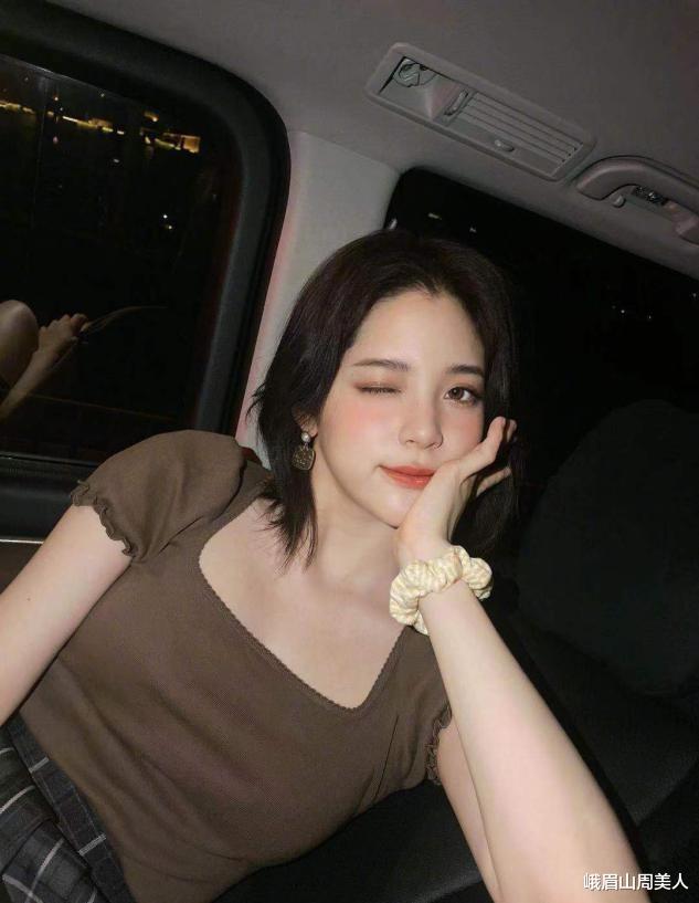 峨眉山周美人|张子枫欧阳娜娜合体拍大片，甜美少女×清澈少年，青春气息满满