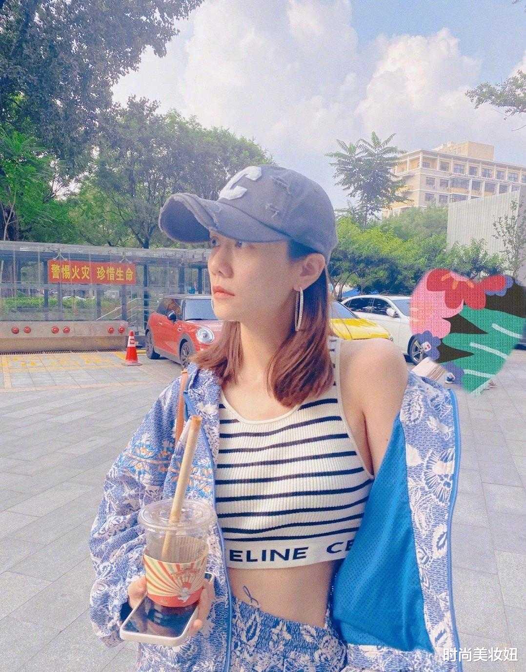 时尚美妆妞|刘芸瘦“8斤”完美逆袭,穿印花运动套装真洋气,甜美不输00后