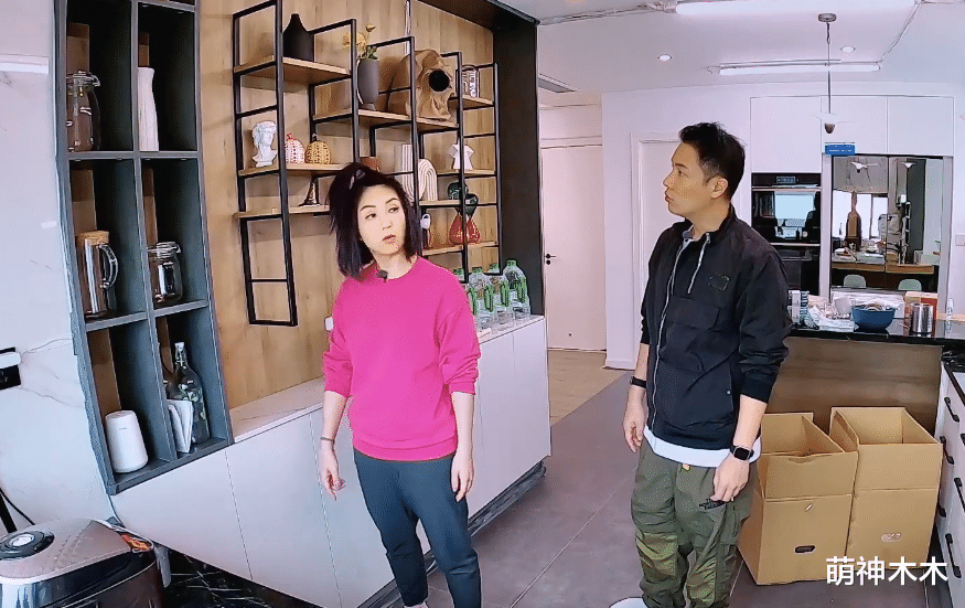 明星|明星租房拍综艺，一眨眼买6件家具快递堆满客厅，节目彻底变味