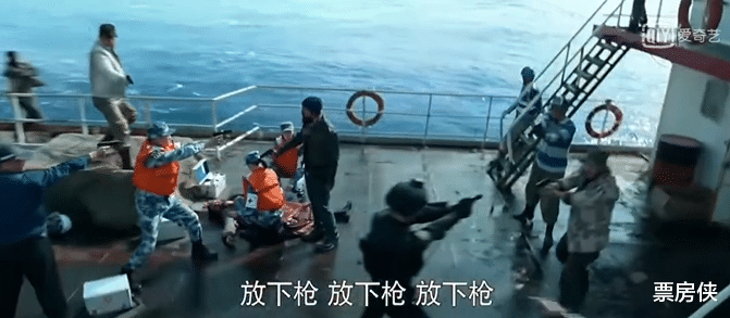 任达华|首播收视第一，动作场面媲美《红海行动》，央视又出“王炸剧”了