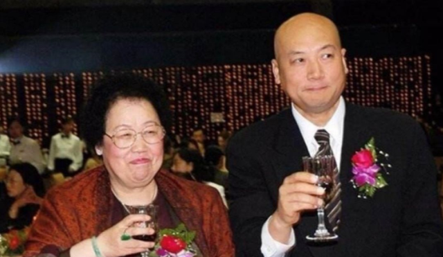 迟重瑞|照顾大龄富婆30年，拒绝400亿去直播，“唐僧”迟重瑞到底图什么？