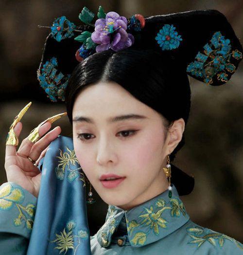 华妃|她才是“华妃”原定人选，定妆照霸气侧漏，观众都替甄嬛捏了把汗