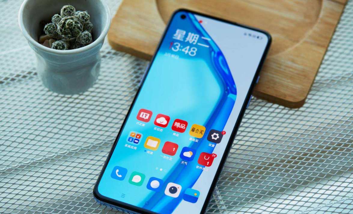 一加科技|12GB+512GB+IP68防水，為給新機讓路，頂配旗艦無奈跌價1700元