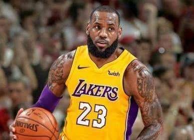 勒布朗·詹姆斯|NBA力捧锡安，那他以后的成就会超过詹姆斯么，比登天还难吧