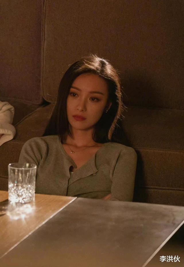 邓伦|《夜旅人》路透曝光，倪妮和邓伦CP感爆棚，粉丝却撕得天昏地暗