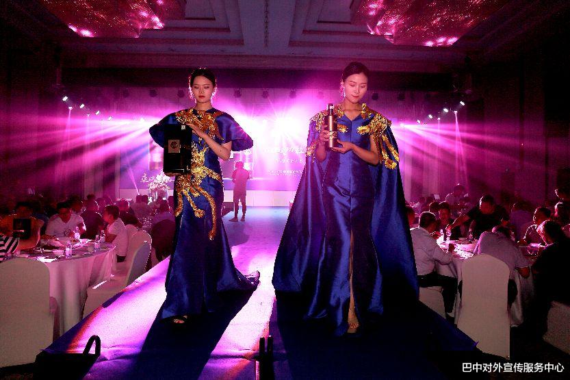 巴中对外宣传服务中心 悦享尊贵人生,向成功致敬——四川泸州老窖·和悦坊巴中品鉴会成功举办