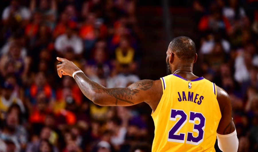 湖人队|单节17分，三分10中6！湖人输了，詹姆斯没输？承认现实吧