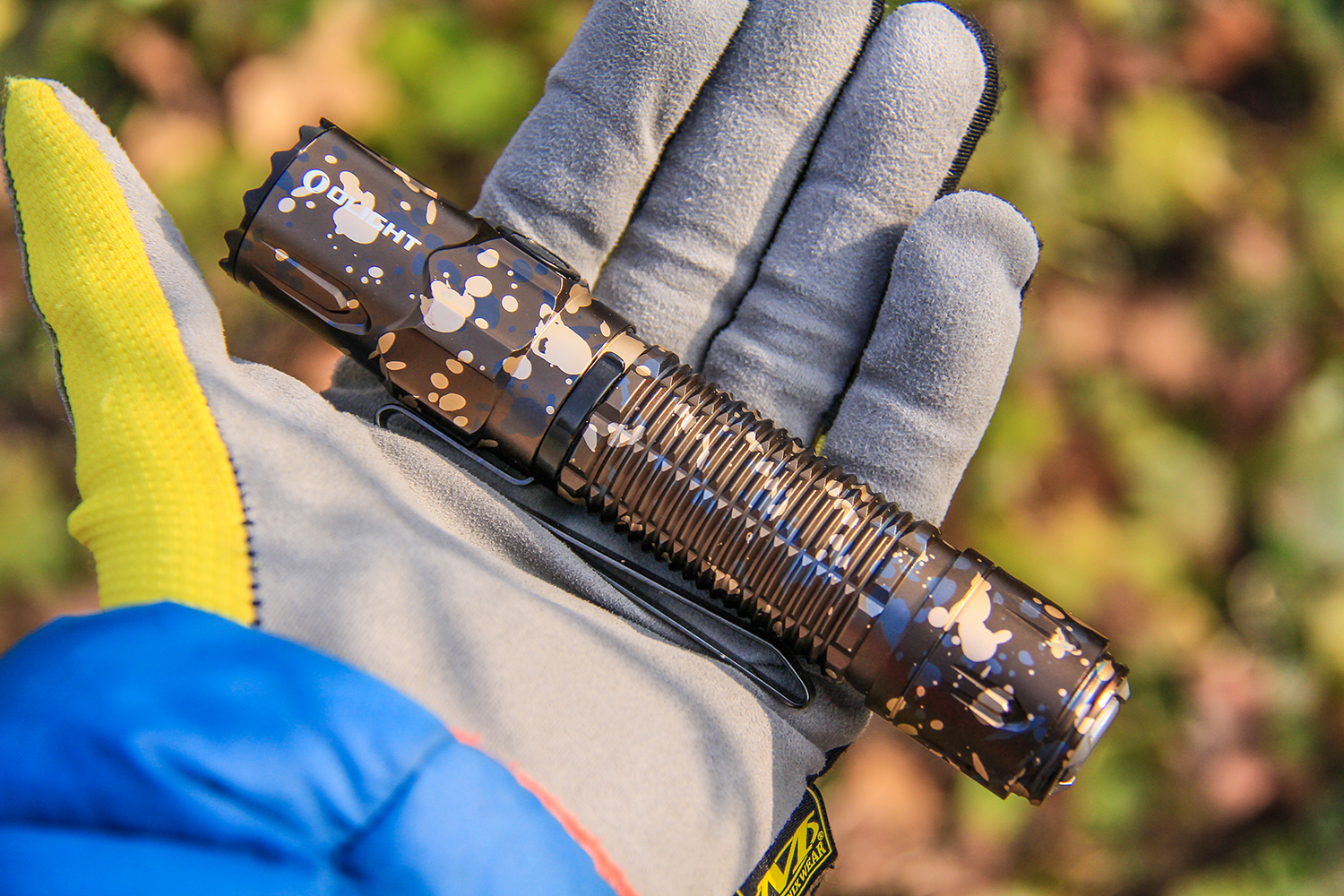 電池|彩裝硬漢、性能強悍：傲雷武士3戰術手電