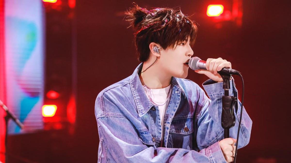 月亮|发条月亮炸翻了游戏人的跨年夜，这注定是个不一样的2022