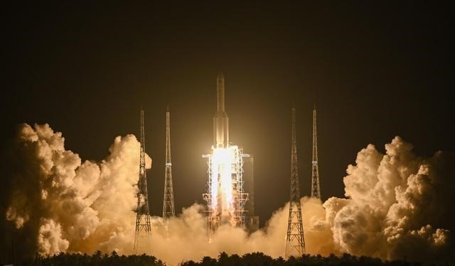 天宫空间站 只能推动一张纸，天宫空间站的霍尔推进器有啥用？它代表星辰大海