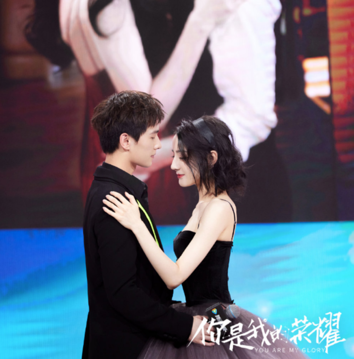 迪丽热巴|看这张WeTV代言人开屏合照，你们能品出其中的“小心机”吗？