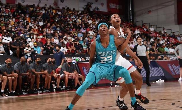 黄蜂队 黄蜂队为冲击季后赛准备送出4换1方案交易火箭队克里斯蒂安·伍德