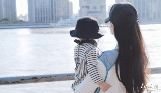 唐嫣|唐嫣生日照曝光，蝴蝶结造型蛋糕好漂亮，老公罗晋暗戳戳撒糖