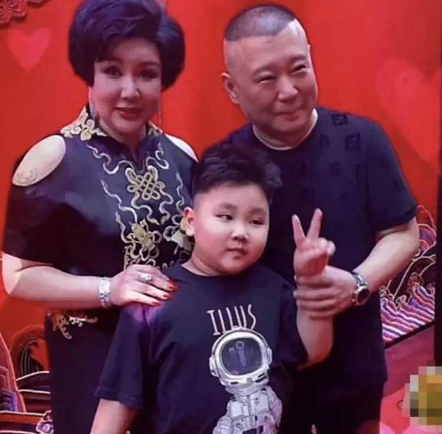 梅高兴谈娱乐 郭德纲6岁小儿子干农活: 小胖脸完美复制父母长相，长发及腰引注目