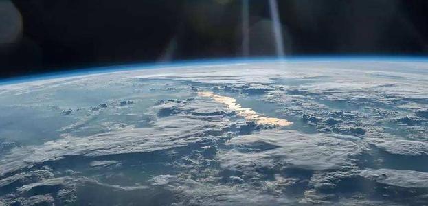 安东尼·福奇 氢气从地球大气层逃逸到外太空？地球有朝一日会变成火星吗？