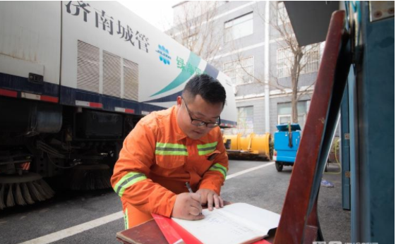 糯妈育儿经|985高材生做环卫,211大学生送快递,3类高材生正在被社会淘汰