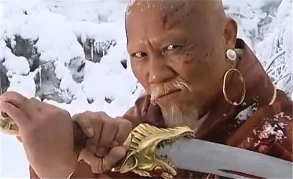 计春华|出道35年只演坏人,被称为“国宝级坏蛋”,娶到了还珠格格里的她!