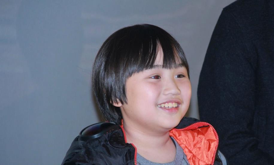 小小彬|2岁出道拍戏，却被父亲当成“摇钱树”，如今患皮肤病却没人管？