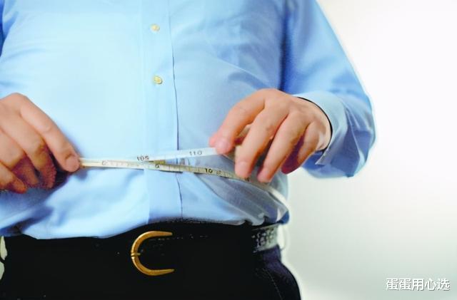 豆腐 男性开始衰老时,2处会变大,2处会缩小,你中几项?一护肤可补救