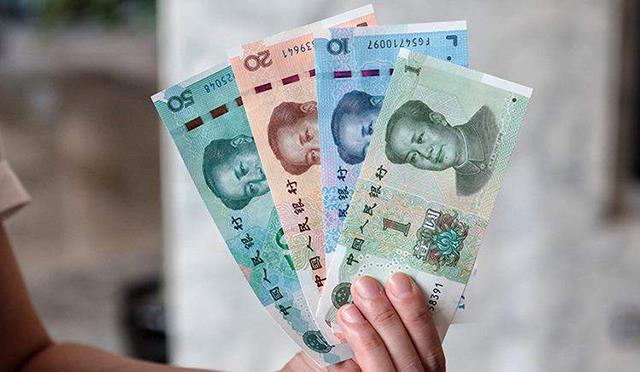 |手里有3张100元纸币，哪一版更有收藏价值？有一张已升值了20元？