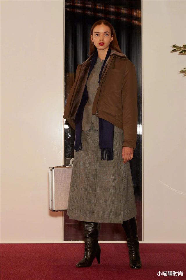 小喵聊时尚 小个子穿“过膝靴”有多美？显高是其一、洋气是其二，美出新高度