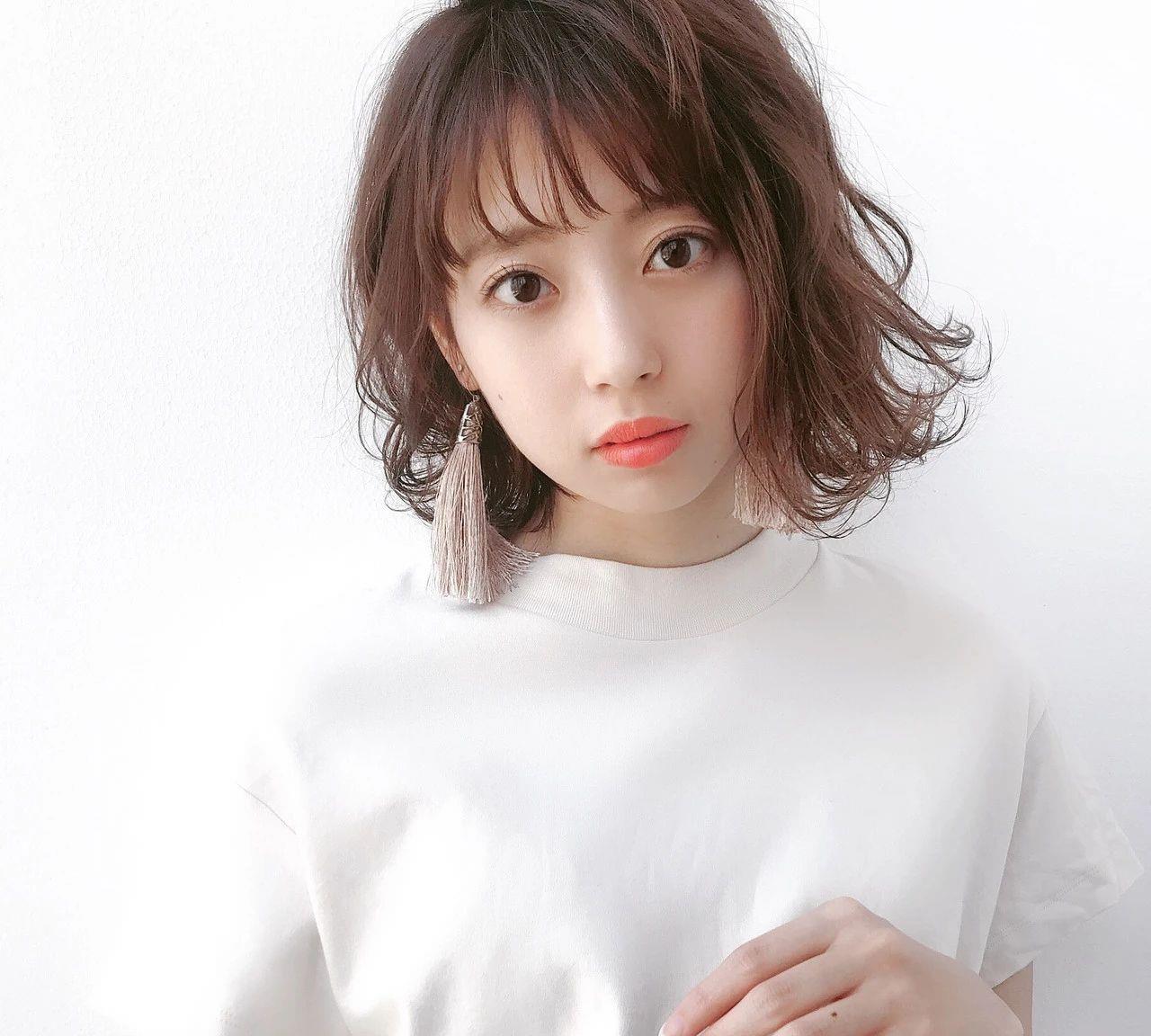 卷发 2021日本女生的初秋“发型”,这样剪头发,温柔气质,更有女人味