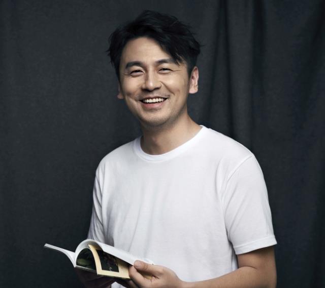 雷佳音|雷佳音宠了11年的妻子，竟然是我们熟悉的她，难怪一直没有绯闻