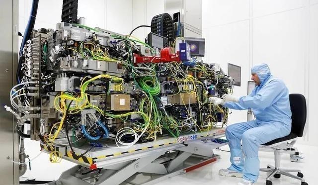 90后宝妈经验|美国毫无底线，禁售光刻机后，再度盯上芯片巨头，关乎中国“芯”