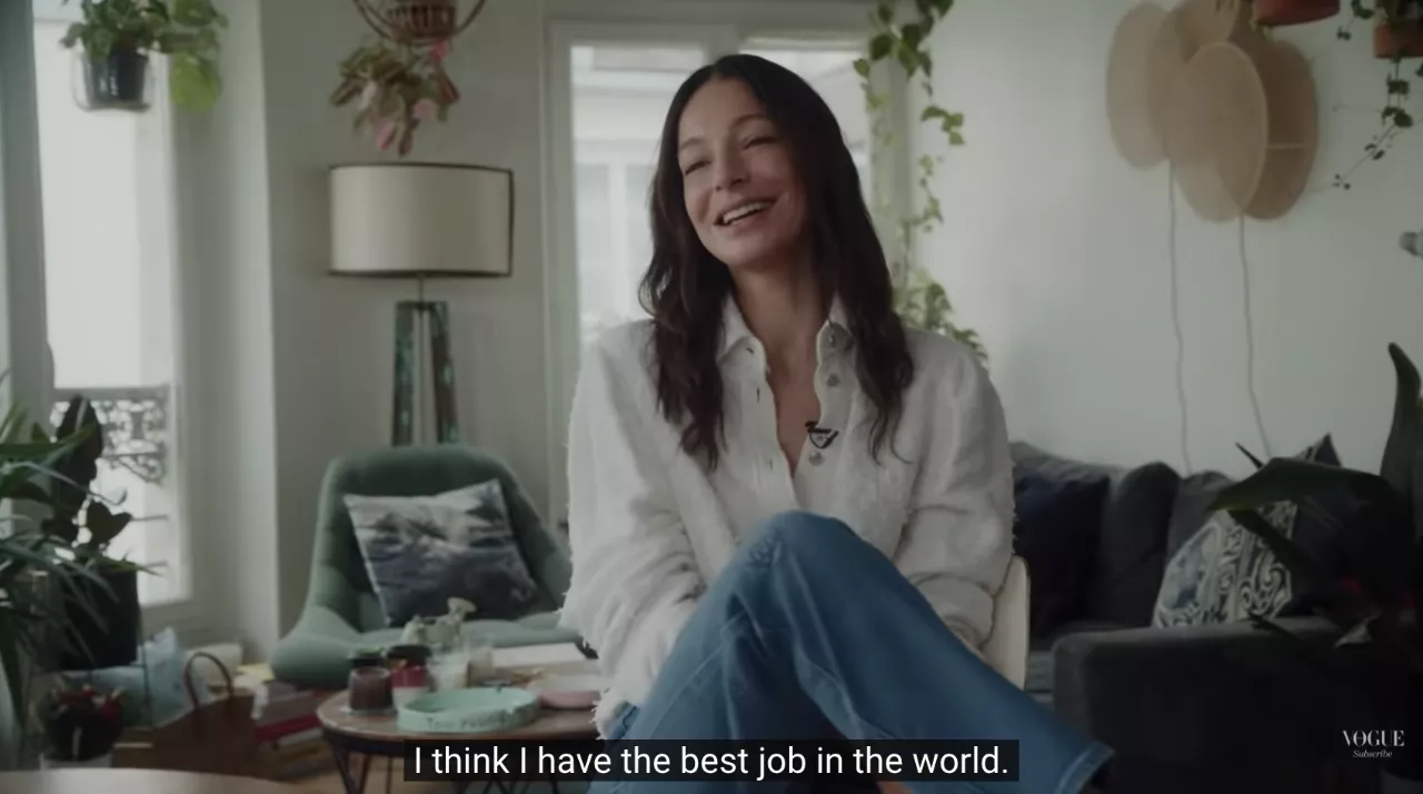 桃花时尚 她家有一屋子香奈儿,却不需要出钱,因为这是她工作所得