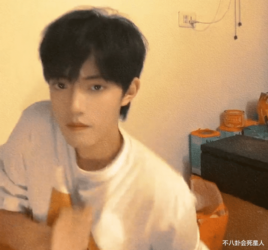 邓紫棋|网红靠神似肖战出道，古装剧开机“现原形”，肤黑嘴瘪差距太大