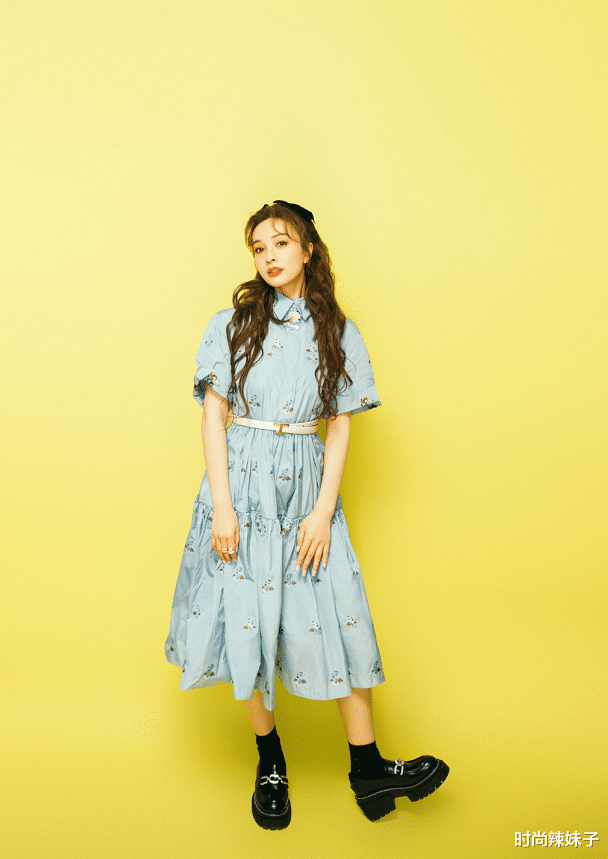 穿衣搭配|终于相信吴昕减肥成功！穿这么勒的靴子还填不满，配旗袍太有女人味