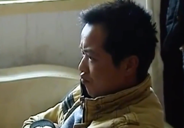 男子得知自己得了脑萎缩,想不开要自残,甚至嗜酒后到街上砍人!