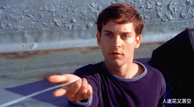 蜘蛛侠|蜘蛛侠的手势代表什么意思？02版《蜘蛛侠》里的蜘蛛侠是谁演的？