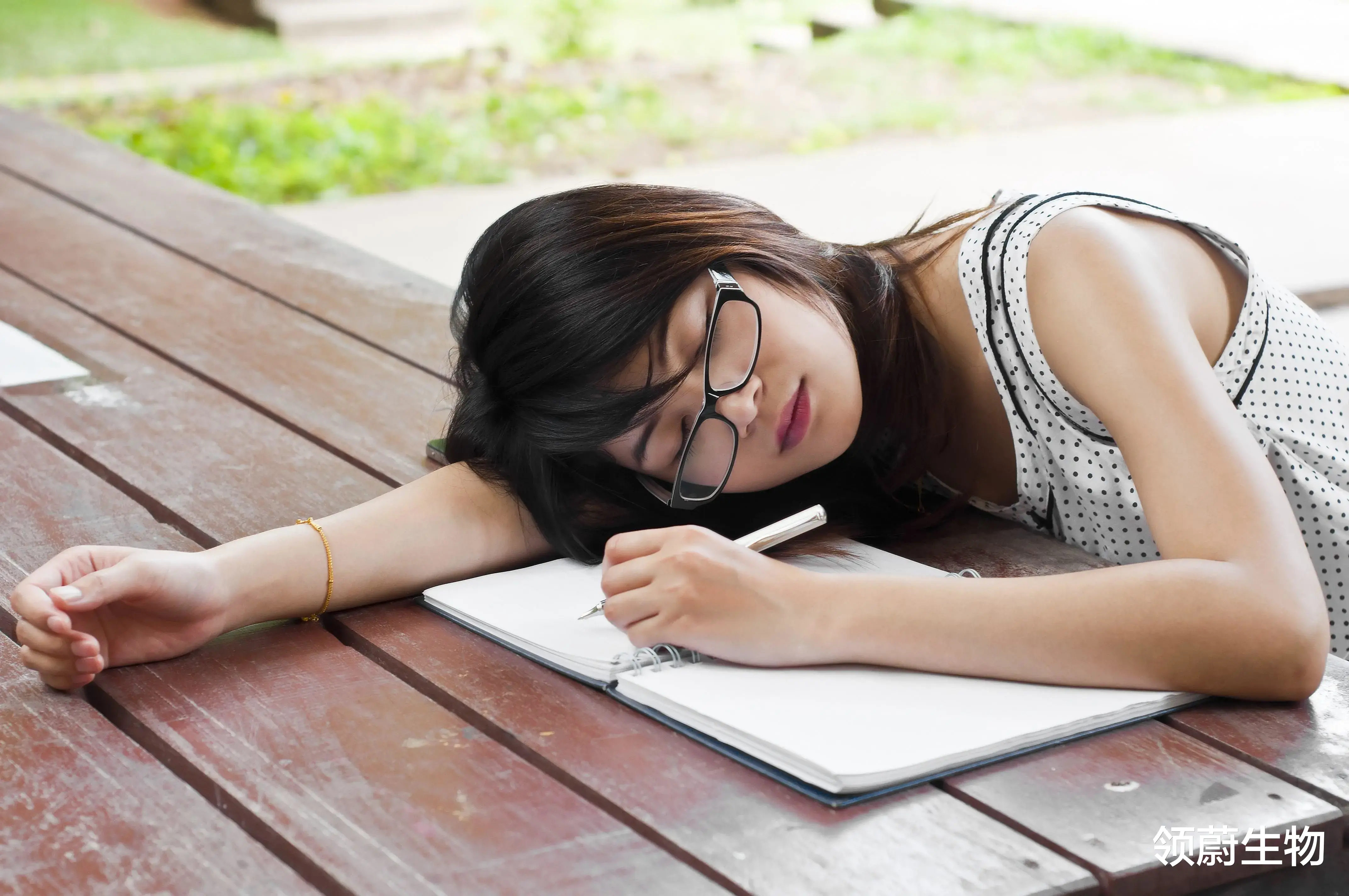 肝脏|肝不好的人,不能吃牛肉?不想肝脏受损,这3种伤肝习惯需改善