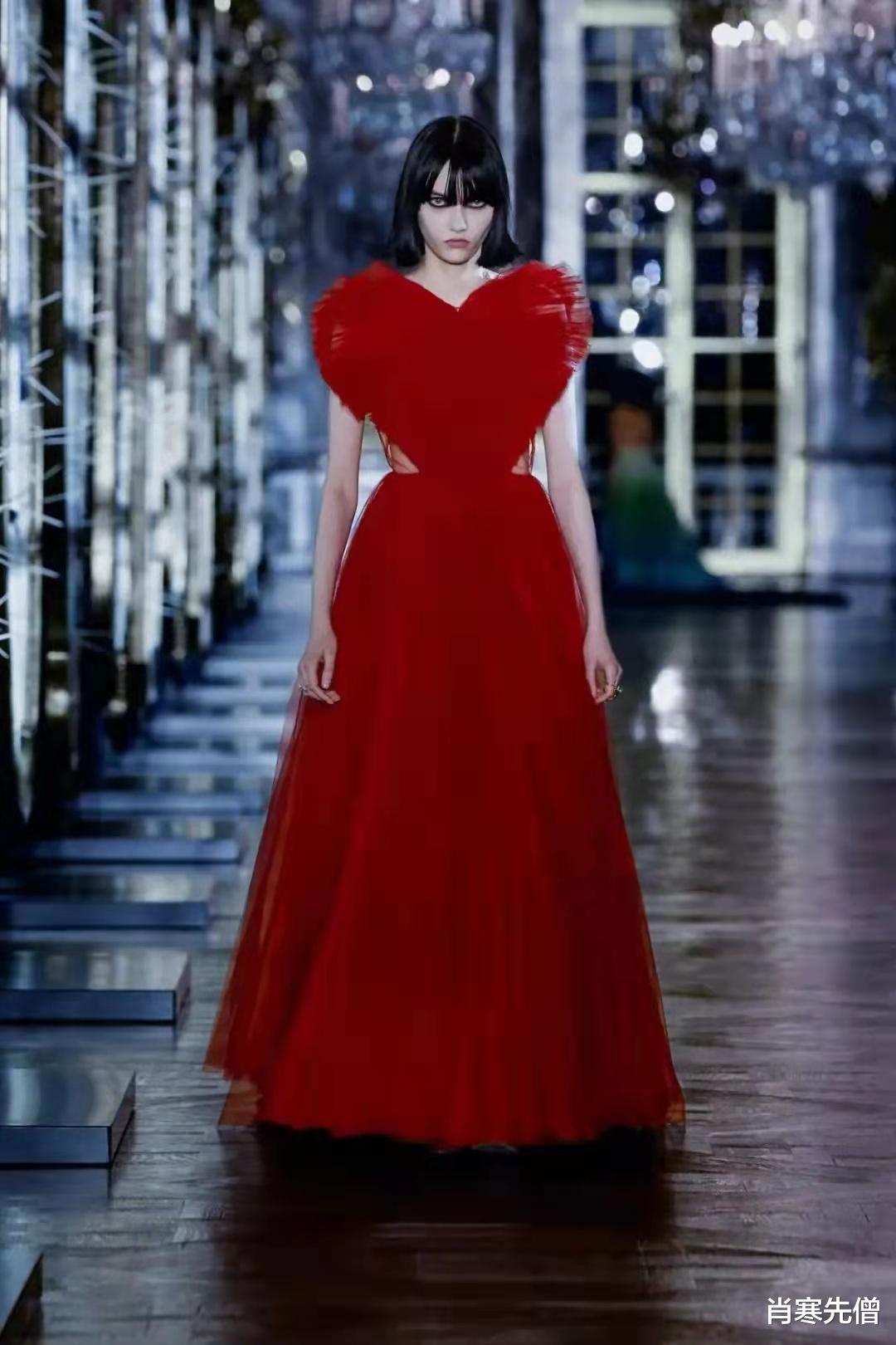 Angelababy|这届红毯，丑出了新高度，杨颖选择了一件很多人穿过的礼服