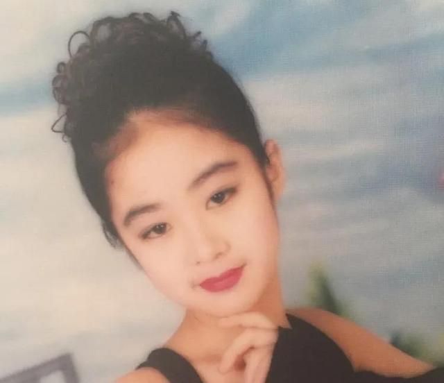 张亮|15岁被赵本山看中，爆红后嫁富豪，老公被判14年，毕畅还好吗？