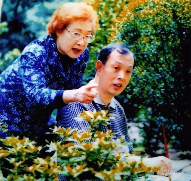 秦怡|秦怡“不值得羡慕”的百岁人生：二婚丈夫出轨胞妹，照顾病儿43年