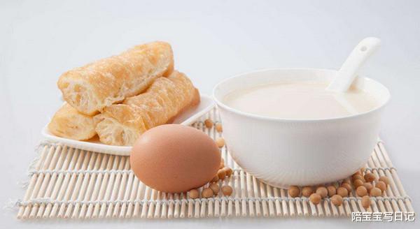 陪宝宝写日记|张文宏:娃的早餐别再吃粥!这几种被列为黑名单的早餐,谁还在吃
