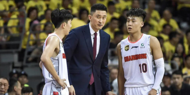 张倩育儿聊|姚明终于出手了！胡明轩补交50万罚款才上场，郭艾伦恐遭联盟禁赛